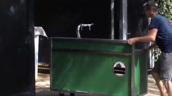 De bewoners bereiden het Summer Jam Festival voor ondanks de hitte