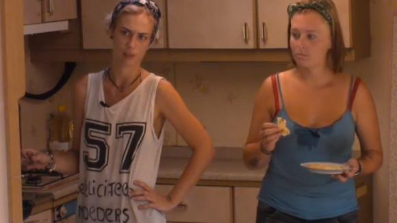 Gerrit, Sanne en Brenda zijn het niet meer eens dat John zo veel vlees eet