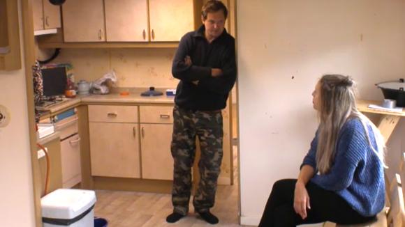 Gerrit ontdekt verstopt brood maar wie heeft het gedaan?