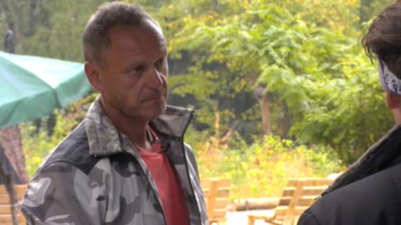 John probeert Gerrit te overtuigen ander voedsel te bestellen