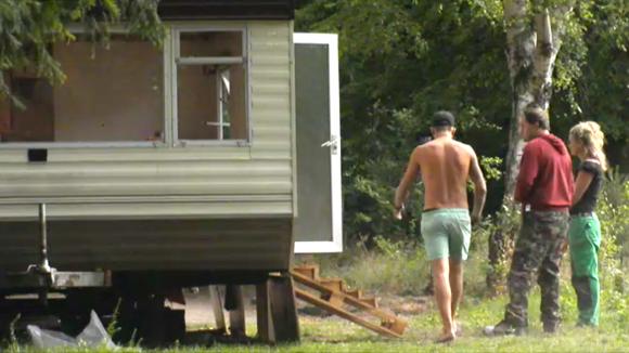 Mike is niet blij met een project voor Christel