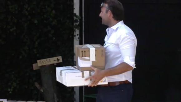 Mike zijn eerste stap voor een grote merchandise lijn is gezet