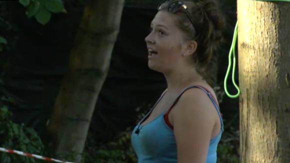 Sanne is boos vanwege het gedrag vanuit de groep