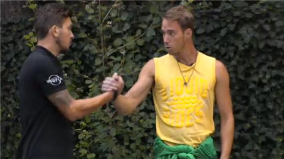 Timothy vindt dat hij te weinig open stond voor Mike en biedt zijn excuses aan