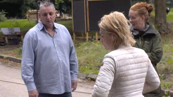 Er worden nieuwe dekbedden in Utopia 2 geleverd, de bewoners kunnen comfortabel slapen