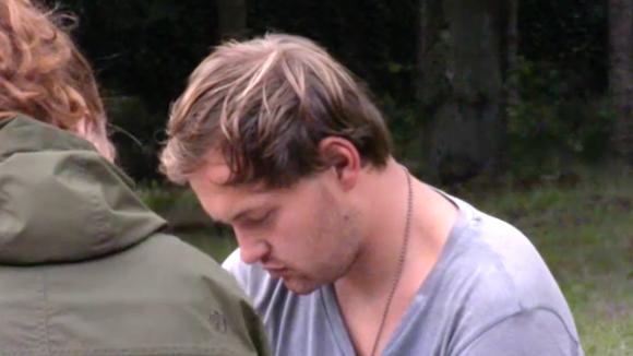 Hiske vertrouwd Gerrit niet en gaat het gesprek met hem aan