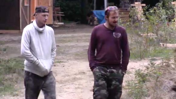 Gerrit en Jeffry kletsen bij nadat ze elkaar al enige tijd uit het oog verloren waren