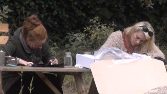 Hiske en Christel ergeren zich aan van alles, komt het door de honger?