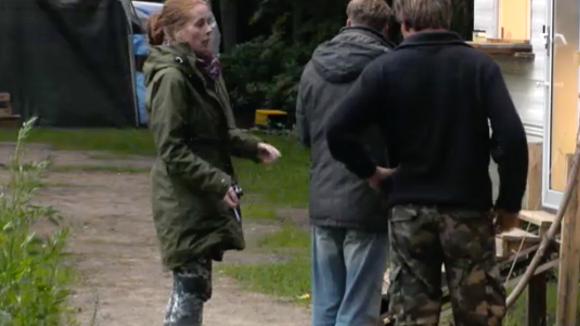 Hiske is chagrijnig omdat haar mede bewoners zich niet aan een afspraak houden