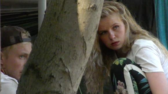 Jessie vreest voor haar verblijf in Utopia 2