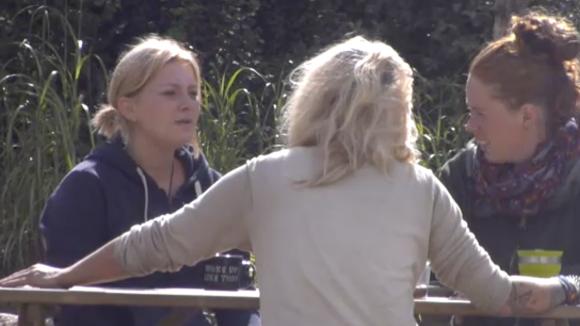 Sanne heeft frustraties over John en krijgt het advies hem te negeren