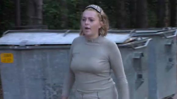 Sanne is woedend als ze vroeg in de morgen gewekt wordt door de aggregaat