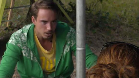 Timothy en Joaquin vinden Mike niet transparant over het geld wat hij verdient