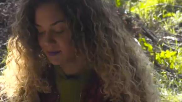 Gerrit vindt dat Shelley een kort lontje heeft na het nuttigen van een drankje