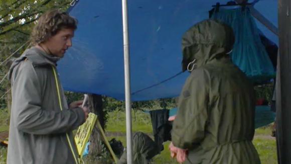 Adriaan heeft een goed idee, hij wil een bouwmarkt organiseren