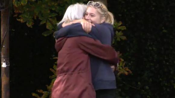 Brenda krijgt leuk nieuws van Mari van de Ven