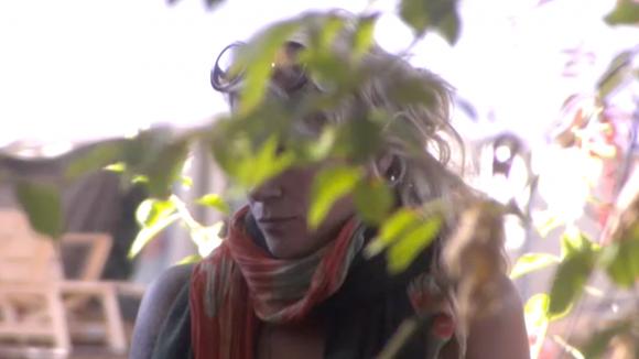 Mike vindt dat niet iedereen zijn best doet om bij de vergaderingen te zijn. Hij vraagt zich af of het nog zin heeft