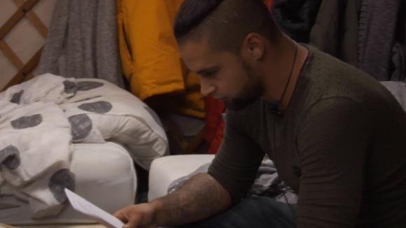 Een stapel brieven voor Joaquin.