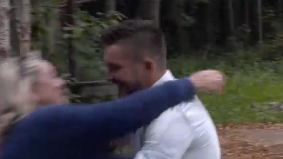 Mike mag voor de tweede keer zijn familie ontvangen in Utopia 2