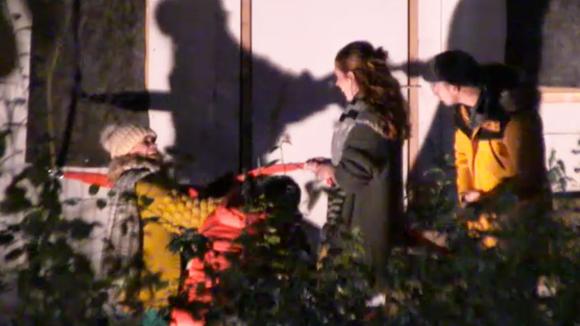 Het huisje van Hiske en Christel wordt feestelijk geopend