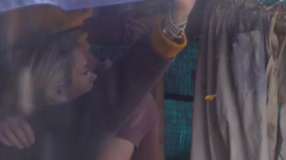 Timothy wil graag in de marktcommissie blijven en maakt het goed met Christel