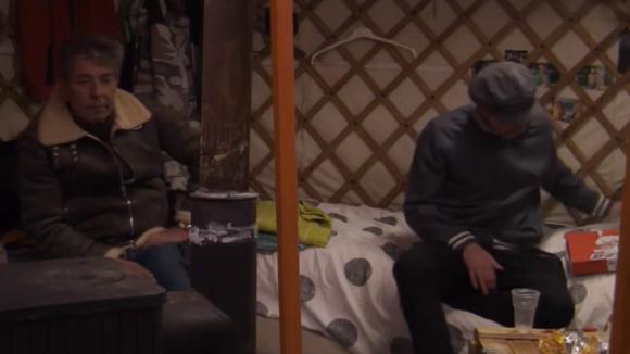 De drie musketiers krijgen een nieuwe huisgenoot