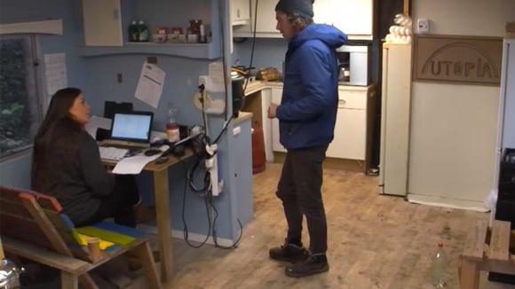 Adriaan is achter de vervalsing van Joaquin, Gerrit en Timothy gekomen