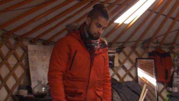 De drie musketiers zoeken de telefoon. Zouden ze deze nog krijgen nu zij onafhankelijk zijn van de bv