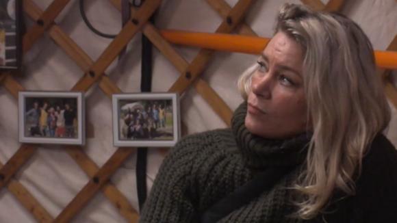 Christel vraagt aan de musketiers wat ervoor nodig is om weer één groep te worden