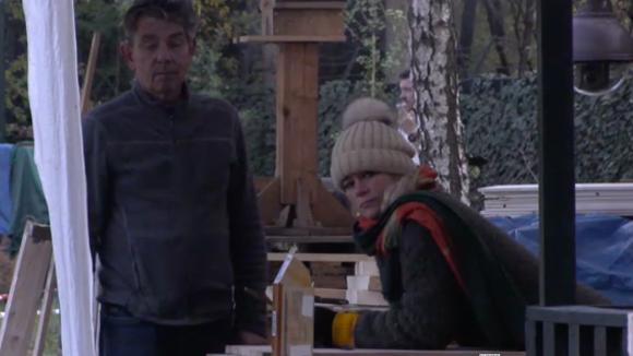 Christel helpt Erik op weg in Utopia 2